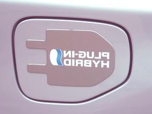 Toyota-Prius-Plug-in-08
