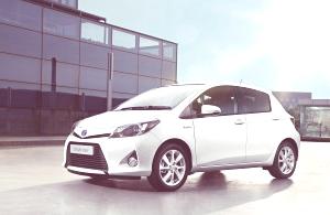 Toyota Yaris Hybrid-14