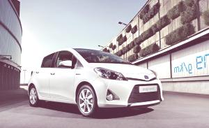Toyota Yaris Hybrid-18