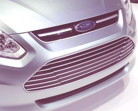 Ford C-Max Energi-chico01 Ford C-Max Energi-chico01