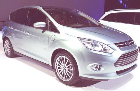 Ford C-Max Energi-chico02 Ford C-Max Energi-chico02